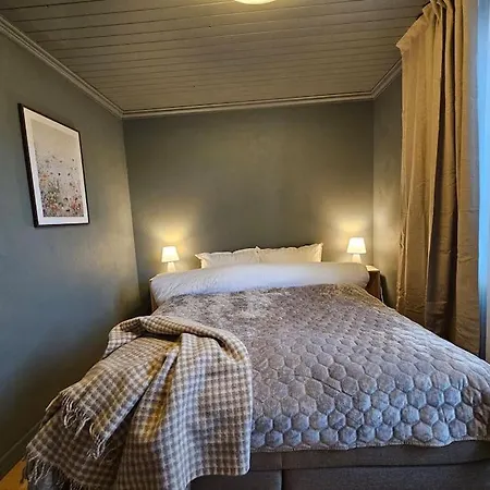 Stylish City Apartment With Mountain View Tromsø Exteriör bild